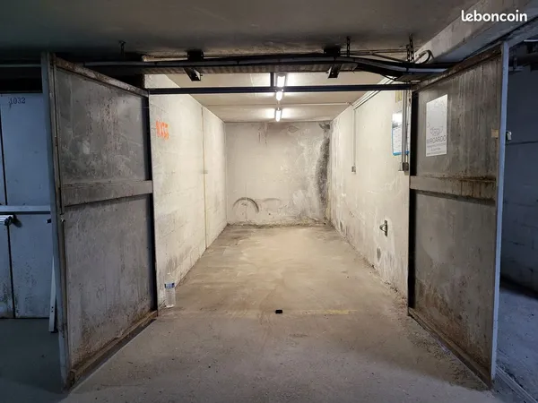 Garage box fermé Paris 20e