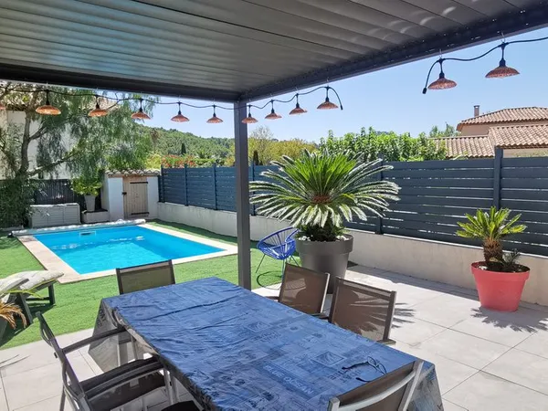VILLA - 5 pièces - 138m2