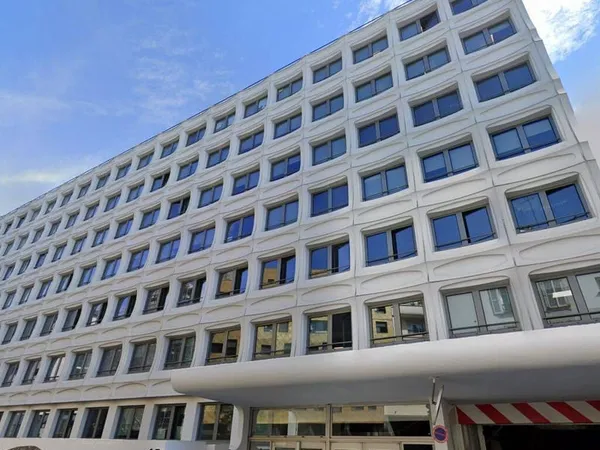 Bureaux 3 pièces 3279 m²