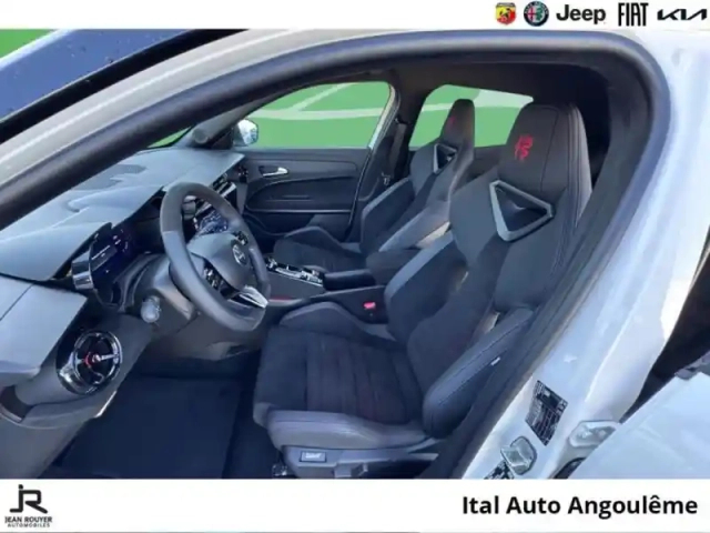 Alfa Romeo Junior elettrica 280ch veloce — photo 9