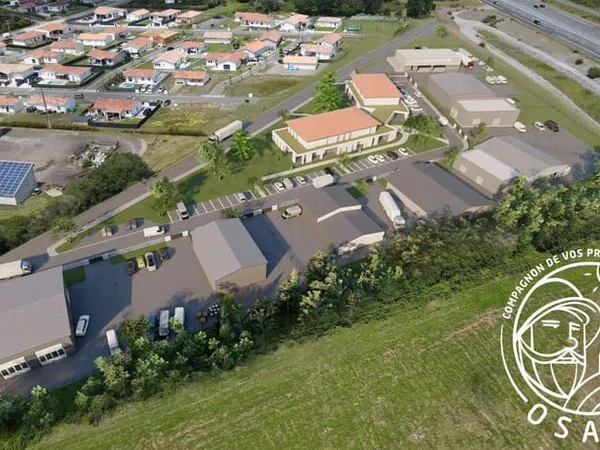 Local d'activité 400 m²