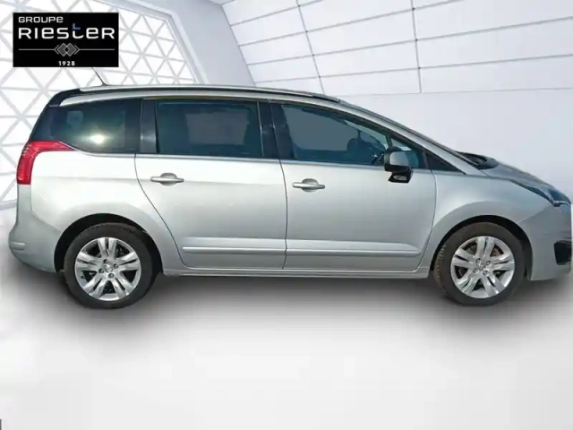 Peugeot 5008 1.6 bluehdi 120ch s&amp;s eat6 7 places — photo 4