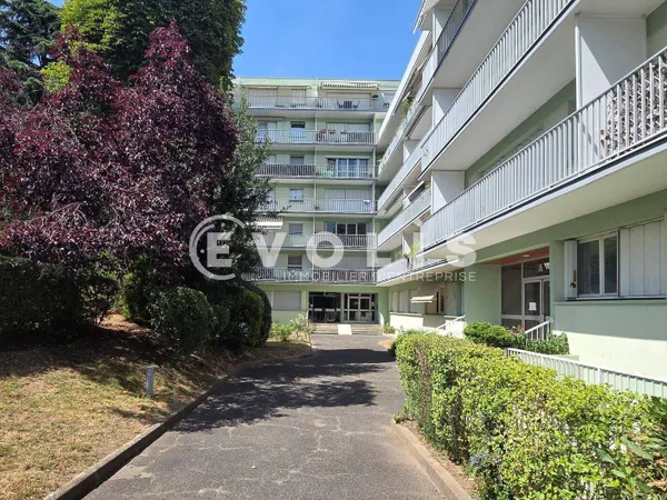Bureau 138 m²