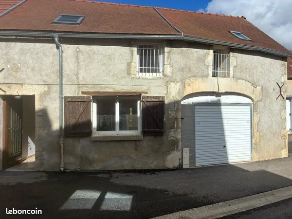 Maison de ville à Coulangeron