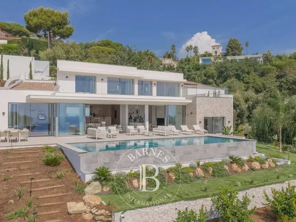 Villa 7 pièces 325 m²