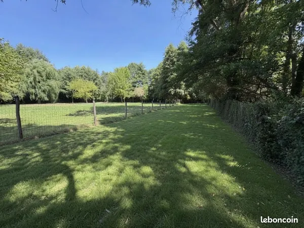 Vente | Terrain constructible | 979 m² | Nonville | Expo Est/Nord/Ouest/Sud | Jardin