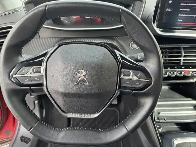 Peugeot 2008 puretech 130 s&amp;s bvm6 allure — photo 12
