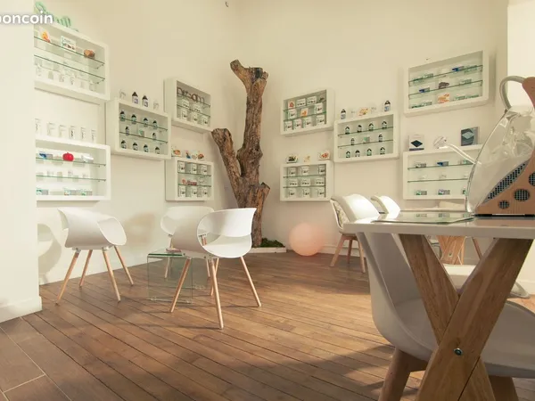 Vente murs commerciaux - Bâtiment indépendant 200 m² - Terrain clos 702 m² - Grand parking privatif 