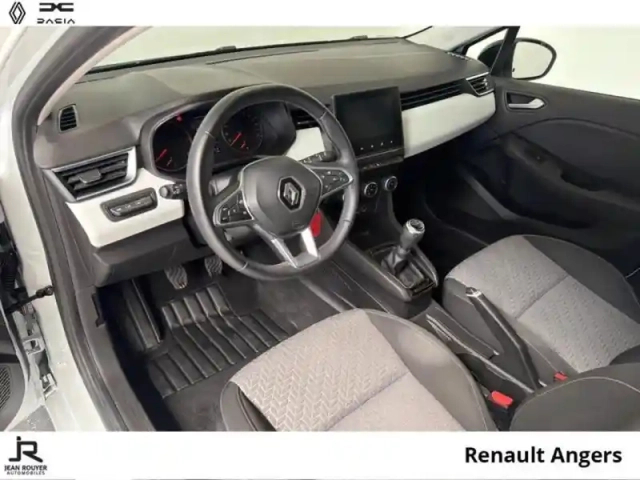 Renault Clio 1.5 blue dci 100ch evolution — photo 15
