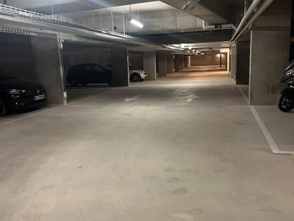 Location parking fermé