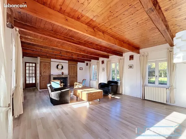 Maison 5 pièces 203 m²