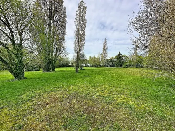 Terrain 1300 m²