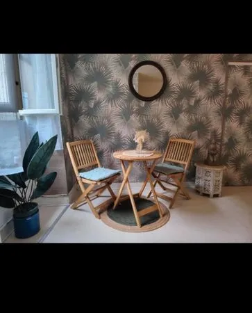 🏠 À louer - Appartement T2 en rez-de-chaussée, meublé en plein centre du village