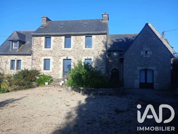 Maison 10 pièces 242 m²