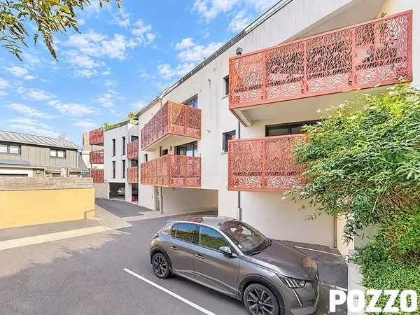 GRANVILLE - Appartement T2 avec balcon, parking couvert et cave