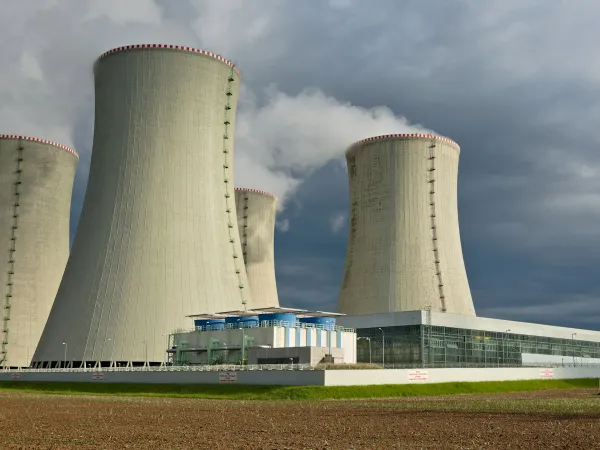 Chantiers de réacteurs nucléaires : le décret du 14 octobre 2026 crée une autorisation d'urbanisme pour les logements et installations temporaires des travailleurs