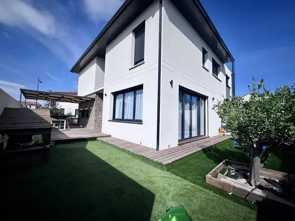 Villa 5 pièces 162 m²