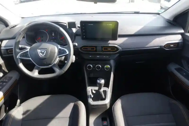 Dacia Sandero tce 90 - 22 — photo 9