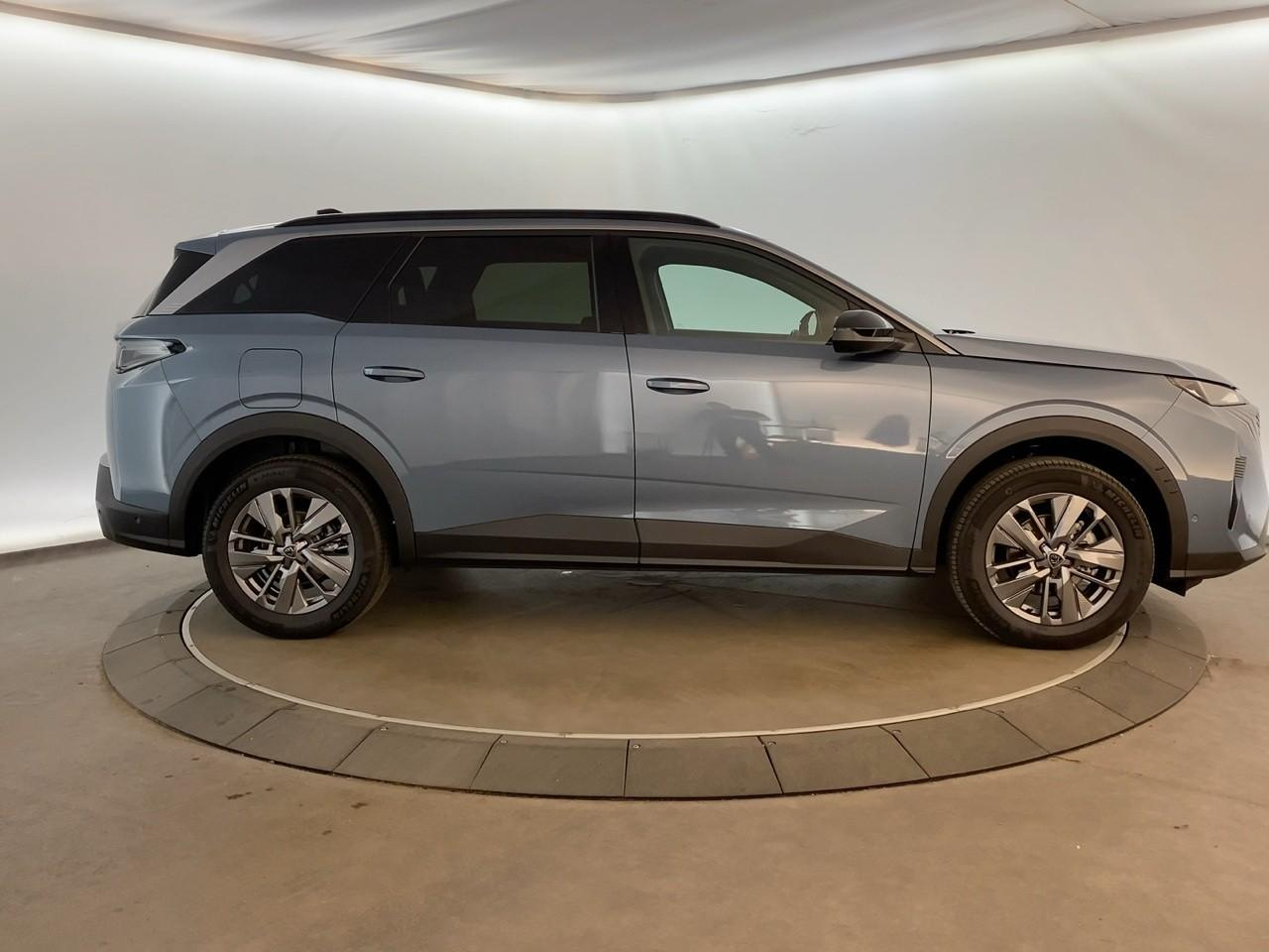 Peugeot 5008 hybrid 145 ch e-dcs6 allure — photo 4