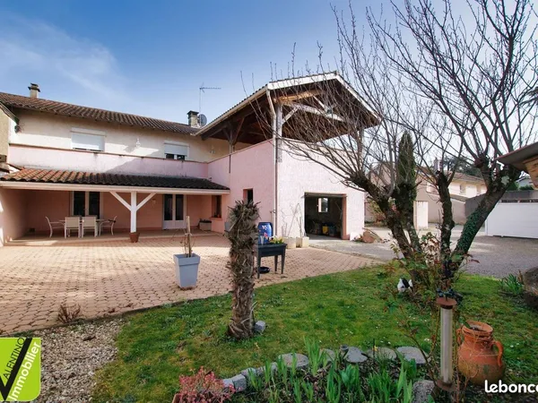 Propriété 9 pièces 194 m²