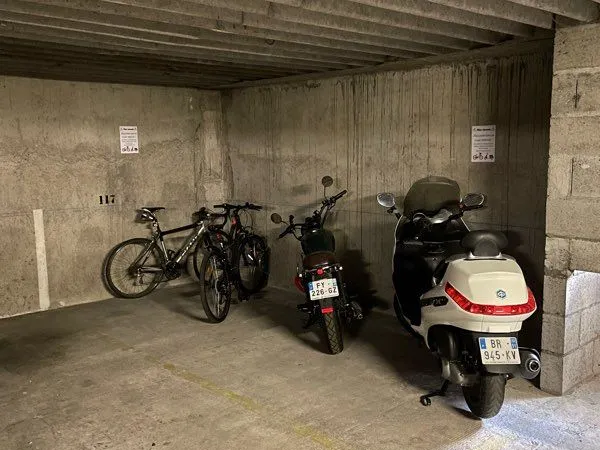 Place Moto / Vélo