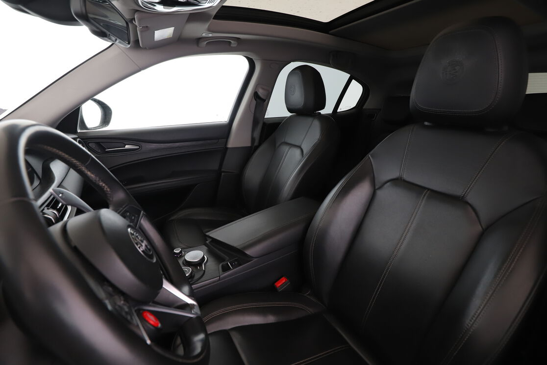 Alfa Romeo Stelvio 2.2 Diesel Executive AT8 — photo 9