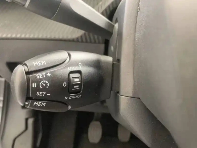 Peugeot 2008 puretech 100 s&amp;s bvm6 — photo 20