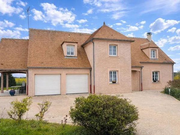 A VENDRE - Grand Pavillon Savigny-Sur-Clairis