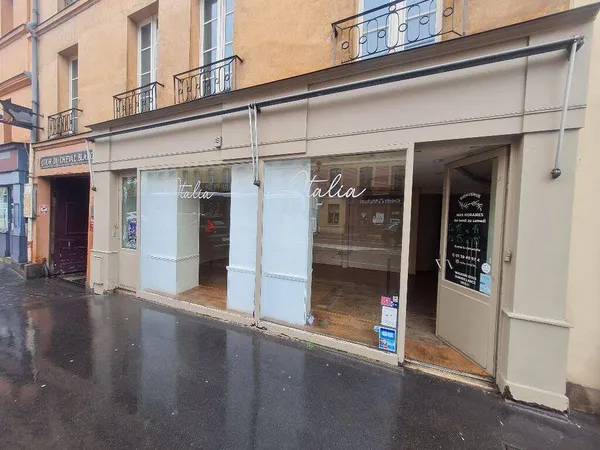 Local commercial 248 m²