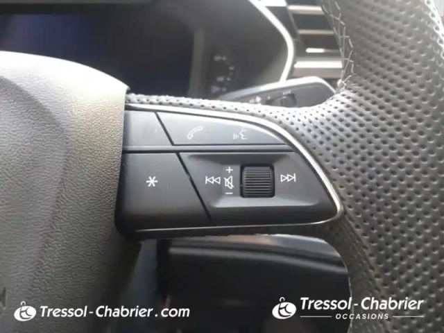 Audi Q3 sportback 35 tfsi 150 ch s tronic 7 s line — photo 13