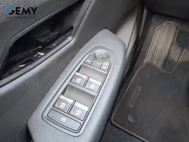 Renault Megane e-tech ev40 130ch standard charge — photo 24
