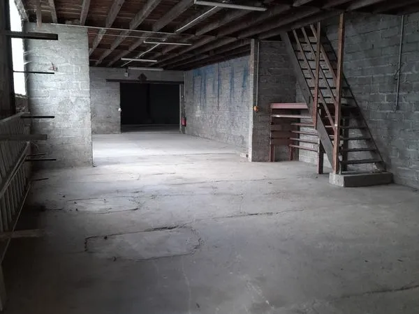 Local d’activité et entrepôt Location Gueugnon 1p 550m² 950€