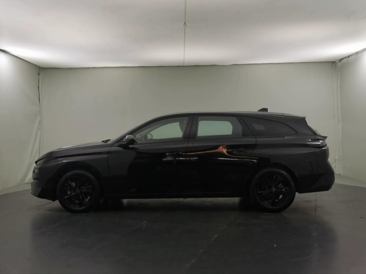 Peugeot 308 sw hybrid 145 e-dcs6 style — photo 2