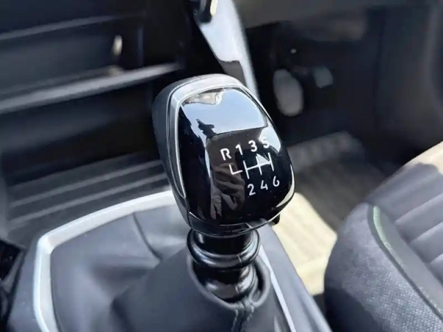 Peugeot 208 puretech 100 s&amp;s bvm6 — photo 14