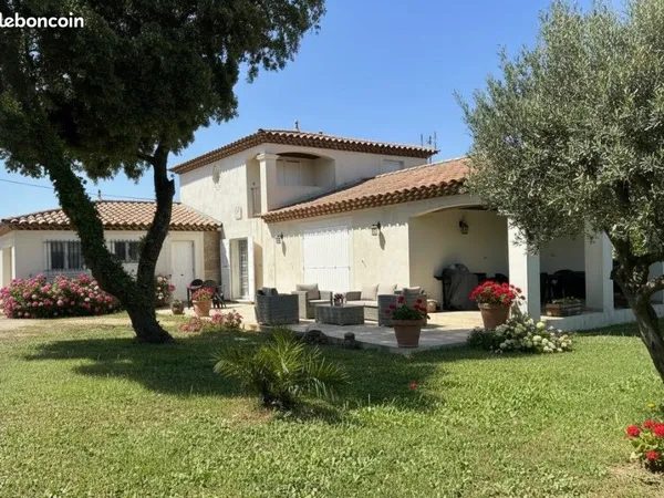 Villa 5 pièces avec terrain de 1000 m²
