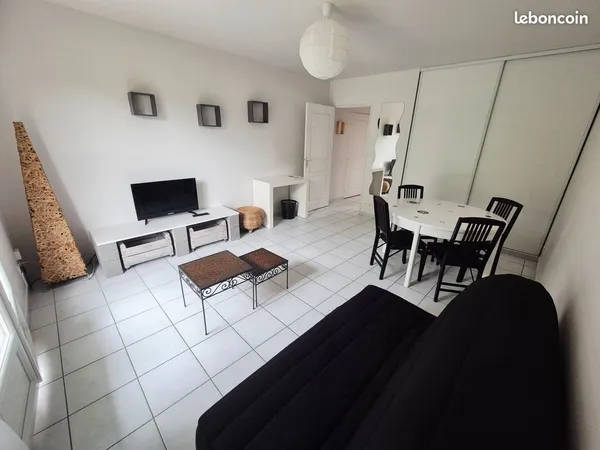 T2 Meublé 40m² avec Jardinet et parking Chambray les Tours au calme