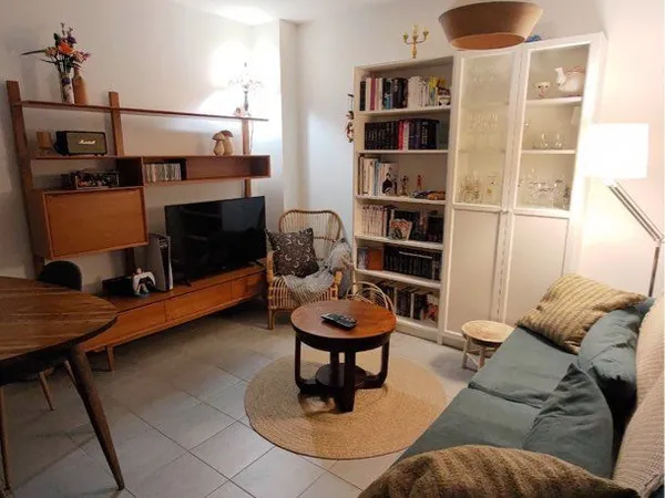 Maison avec jardin et 2 places de stationnement