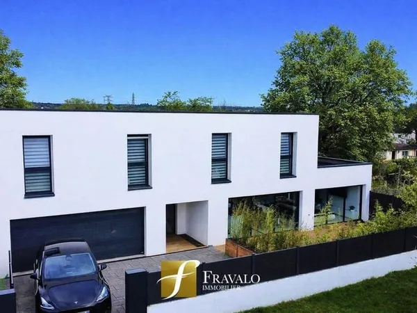 Maison 7 pièces 198 m²
