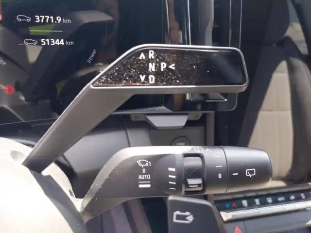 Renault Megane e-tech ev60 220 ch super charge — photo 11