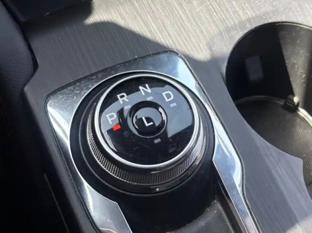 Ford Kuga 2.5 duratec 243ch hybride rechargeable st-line x powershift — photo 8