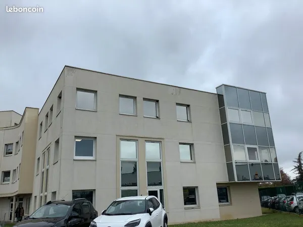 Ensemble de bureaux a louer