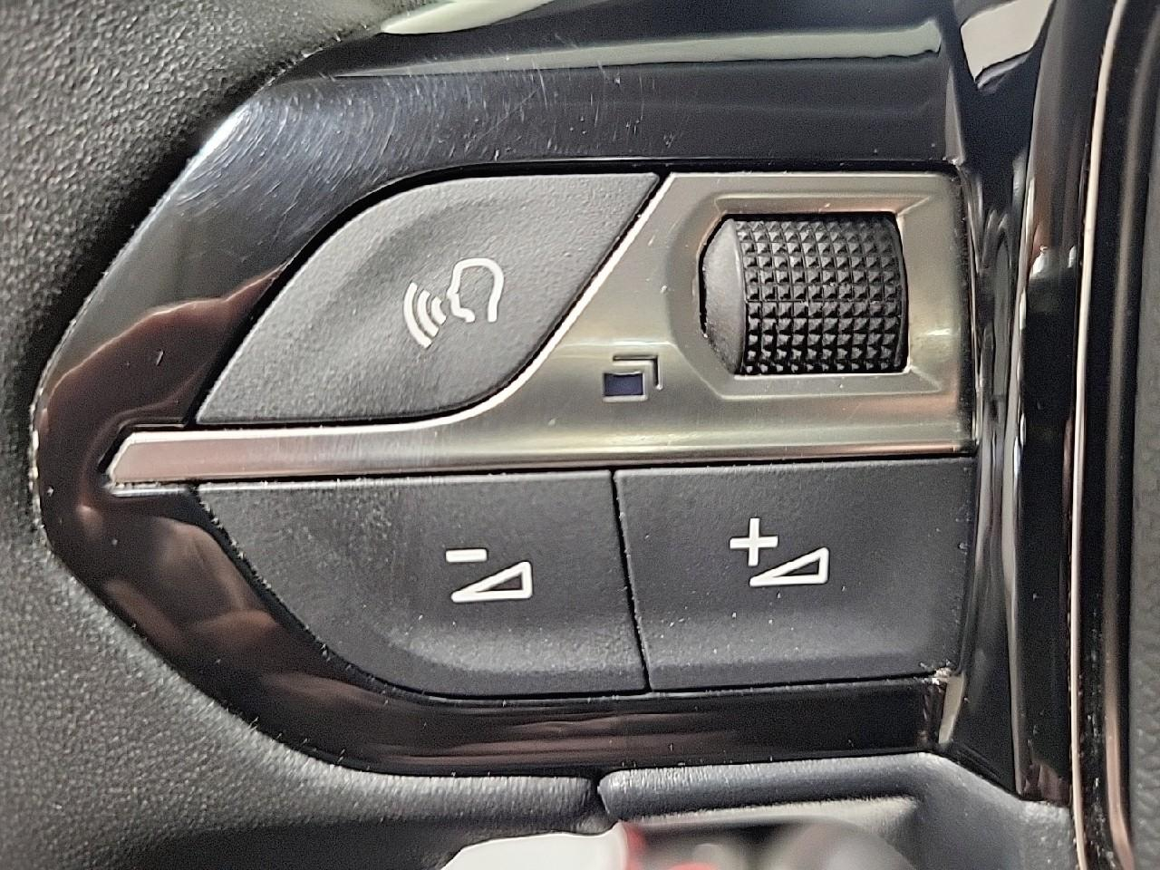 Peugeot 2008 puretech 130 s&s eat8 active — photo 18