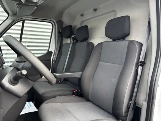 Renault Master 2.3l 135ch f3500 l1h2 confort — photo 10