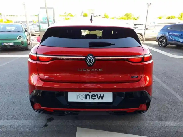 Renault Megane e-tech ev60 220 ch optimum charge — photo 4