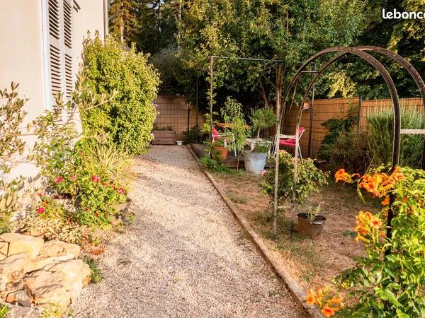 Appartement de charme avec jardin privatif