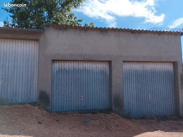 Garage fermé de 20 m² - Aurillac