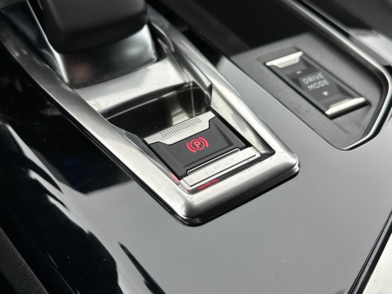 Peugeot 3008 hybrid 225 e-eat8 gt — photo 31