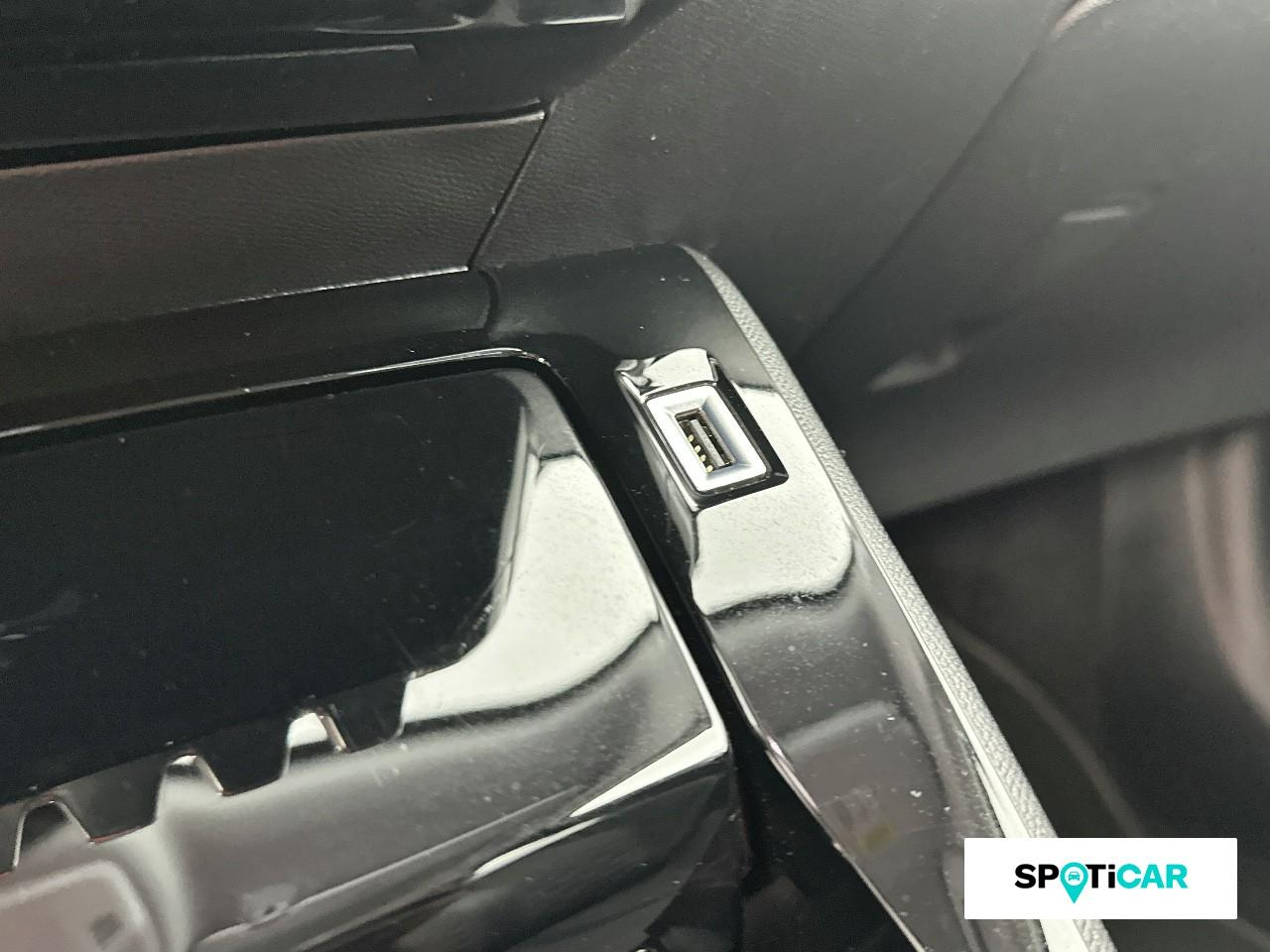 Peugeot 2008 1.2 puretech 130ch s&s roadtrip eat8 — photo 19