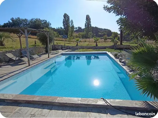 À louer maison avec piscine