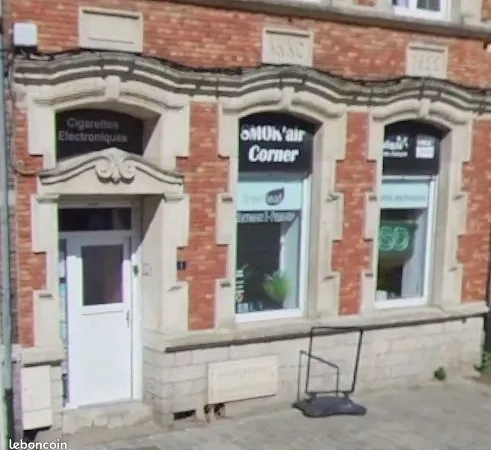 À LOUER - Grande Place de Comines Local commercial 45 m² · 2 vitrines · libre de suite Sans pas-de-p
